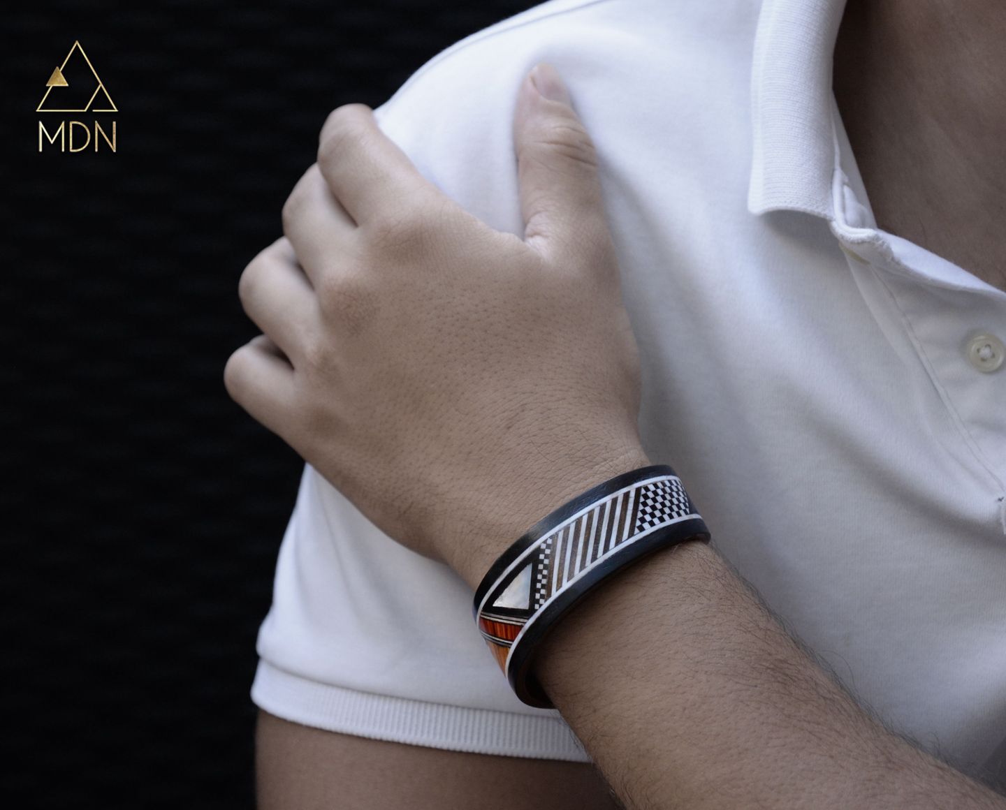 Men's bracelet with white geometric mosaic inlay
